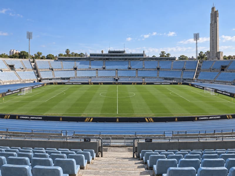 Vista del campo desde la Categoría 2 del Estadio Centenario