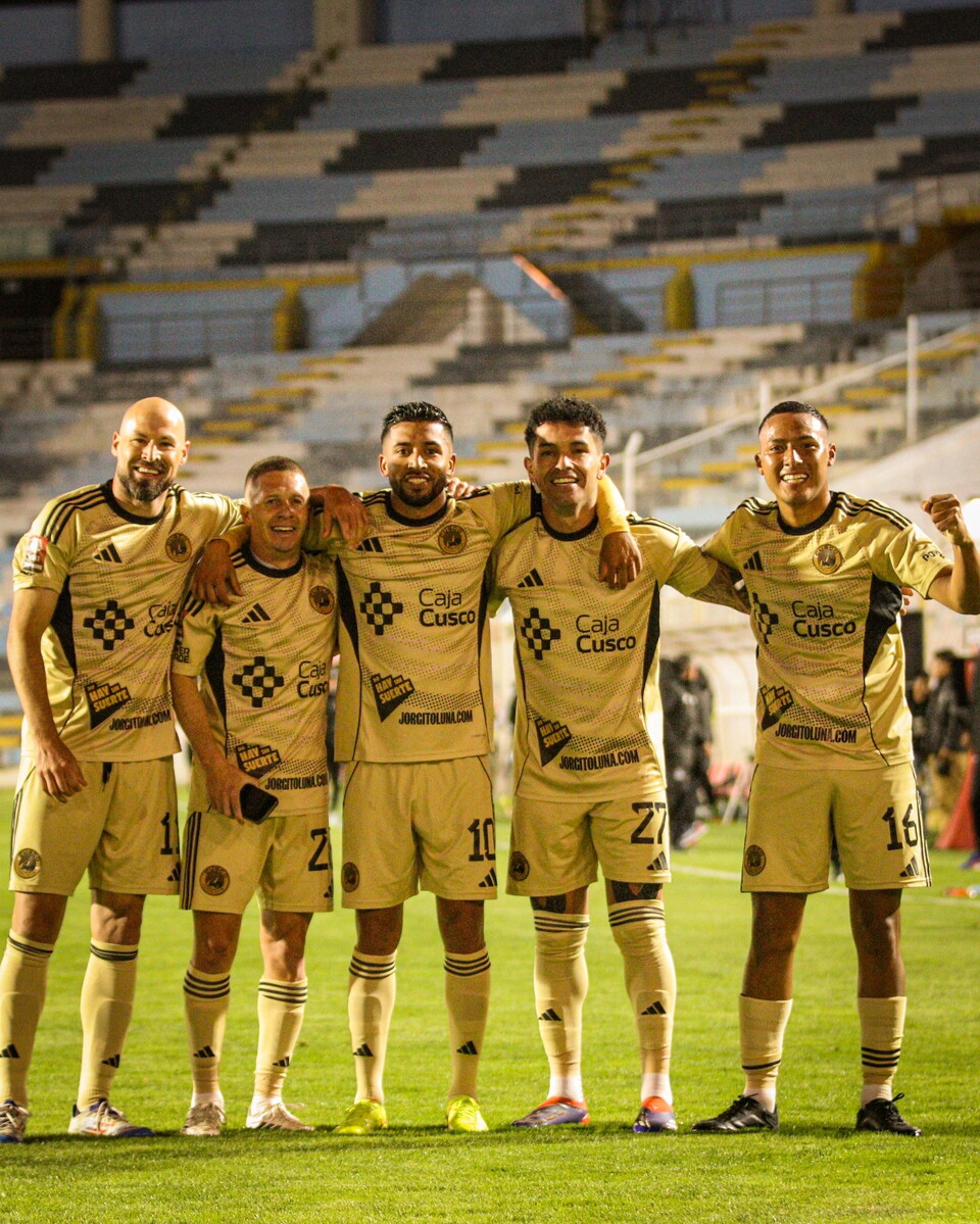 Jogadores do Cusco FC, do Peru