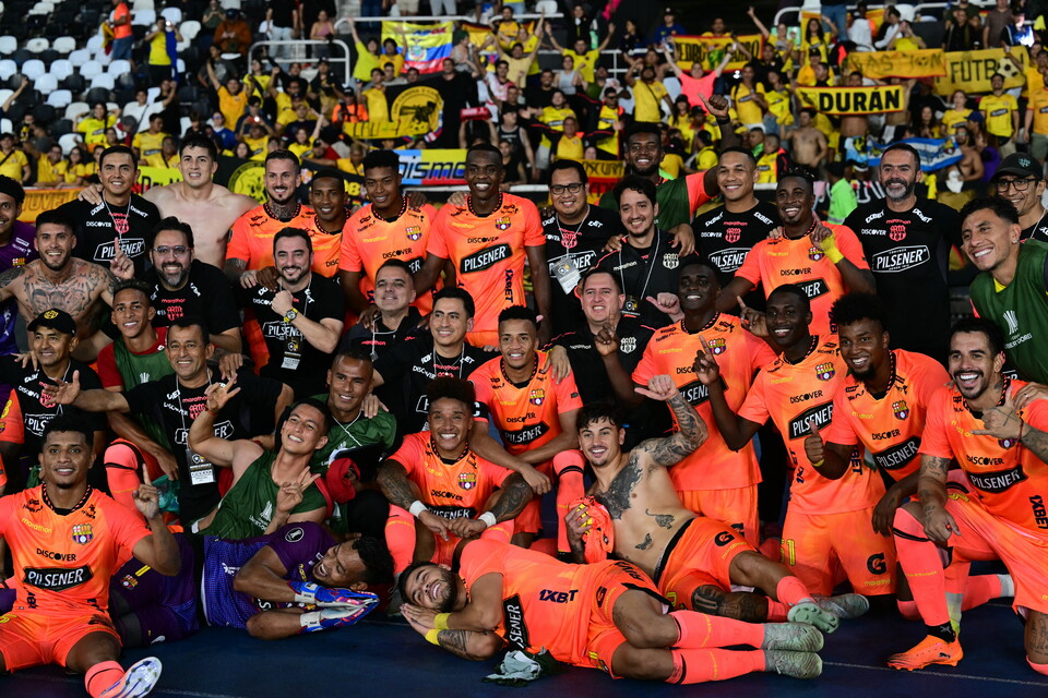 Jogadores do Barcelona (Equador) comemoram a classificação para a Fase de Grupos da CONMEBOL Libertadores