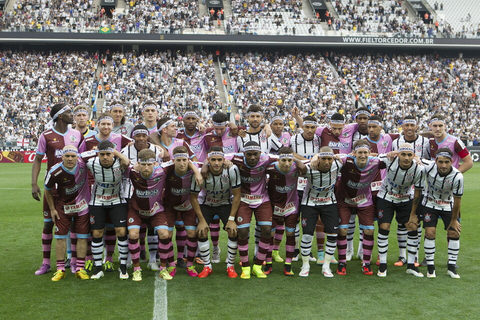 Amistoso entre Corinthians e Corinthian-Casuals, na Neo Química Arena, em 2015