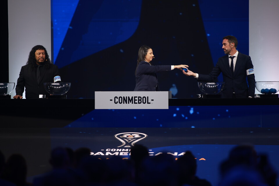 Godín e Higuita participaron de la ceremonia