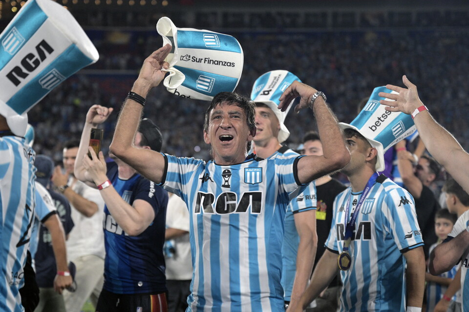 Gustavo Costas celebra la Sudamericana