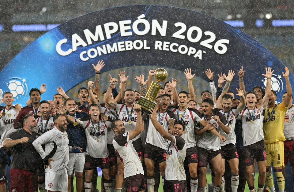 Lanús campeón Recopa.jpg