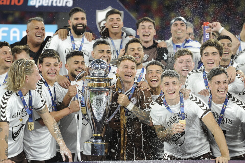 Platense hizo historia al ser campeón del fútbol argentino