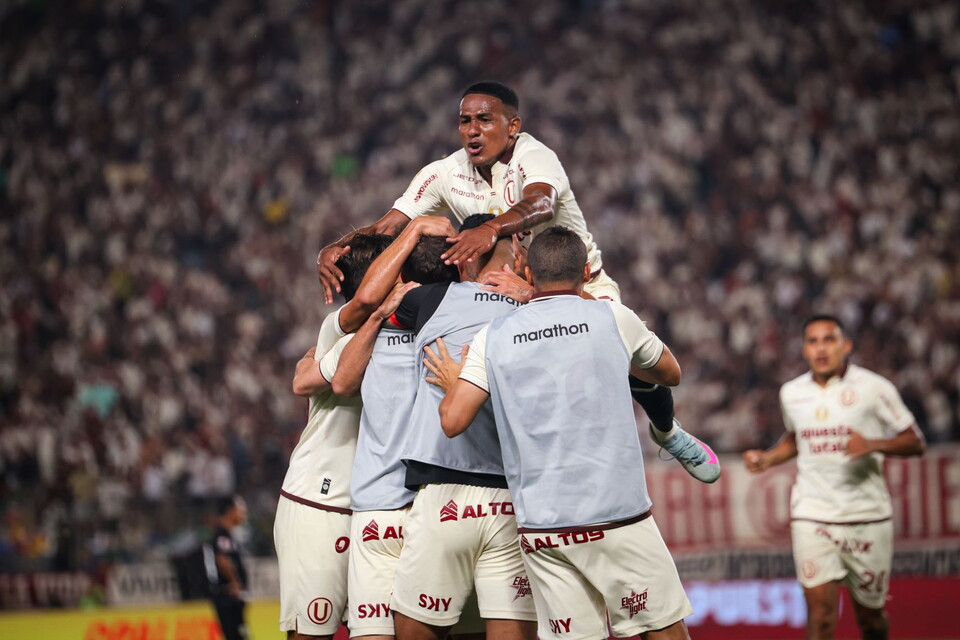 Jogadores do Universitario, do Peru
