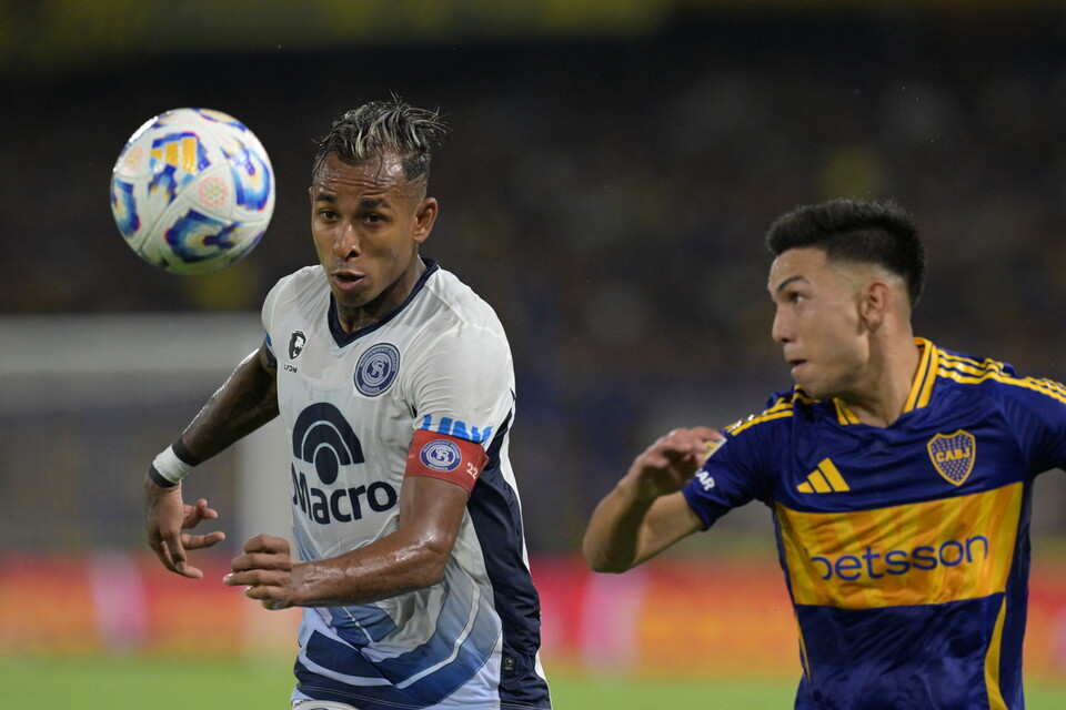 Sebastián Villa frente a Boca