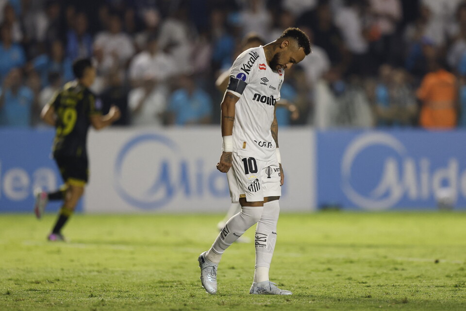 Neymar lamenta gol sofrido pelo Santos para Recoleta