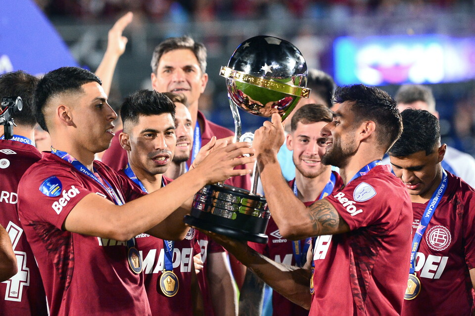 Salvio salió campeón de la CONMEBOL Sudamericana