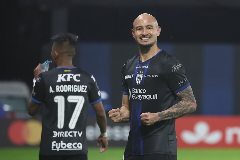 Carlos González convirtió un doblete para IDV