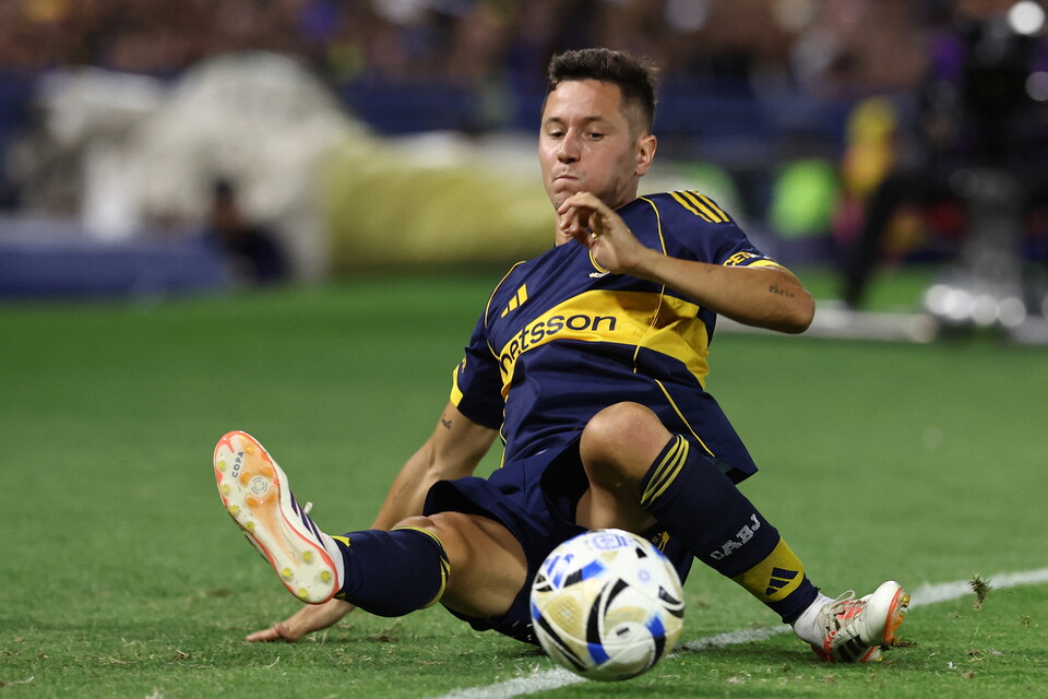 Herrera juega y va al piso