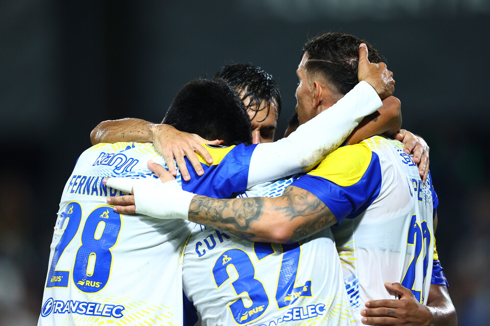 Central festejó en Paraguay