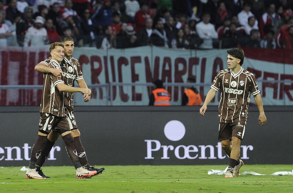 Guido Mainero marcó el gol del triunfo frente a Huracán