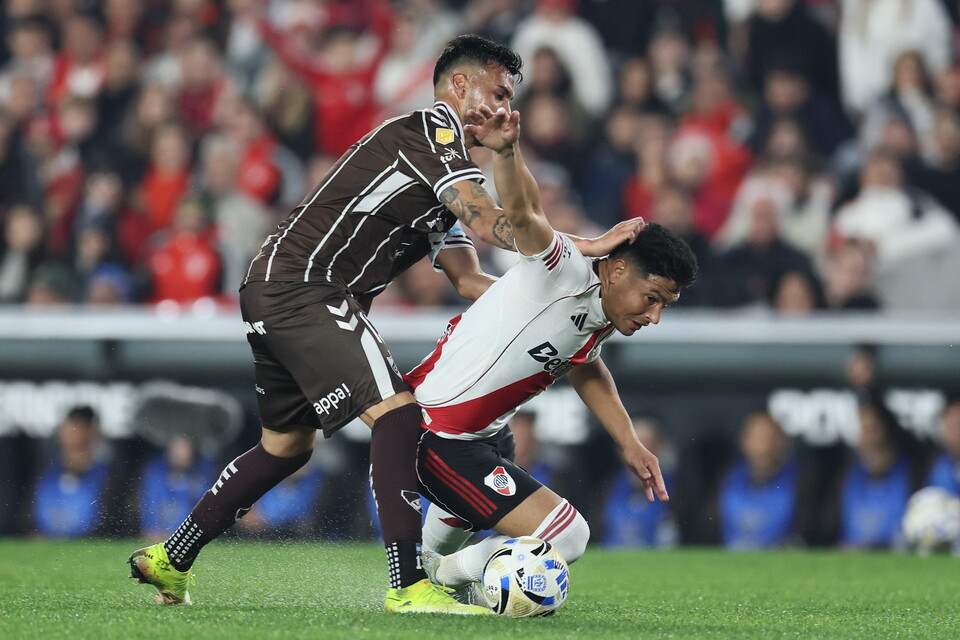 Nacho Vázquez frente a River