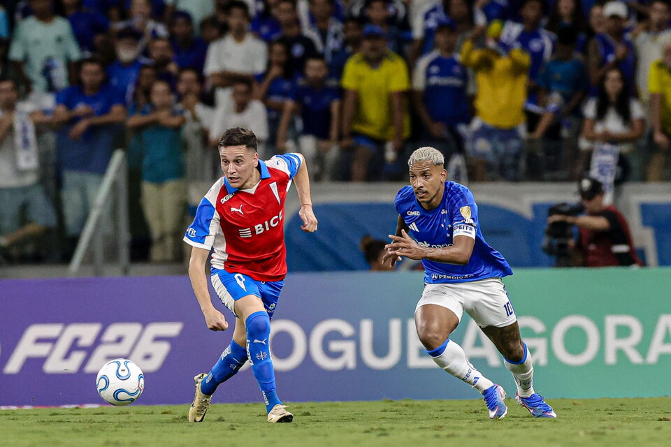 Matheus Pereira, do Cruzeiro, durante jogo contra a Universidad Católica
