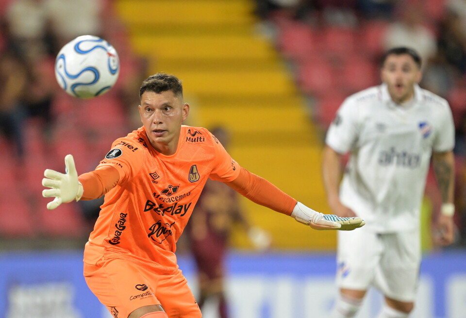 Neto Volpi, goleiro do Tolima. Foto: Raul ARBOLEDA / AFP