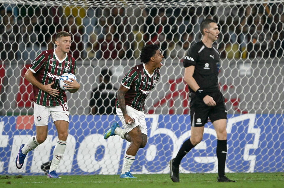 John Kennedy comemora o gol do Fluminense sobre o Bolívar. Foto: MAURO PIMENTEL / AFP