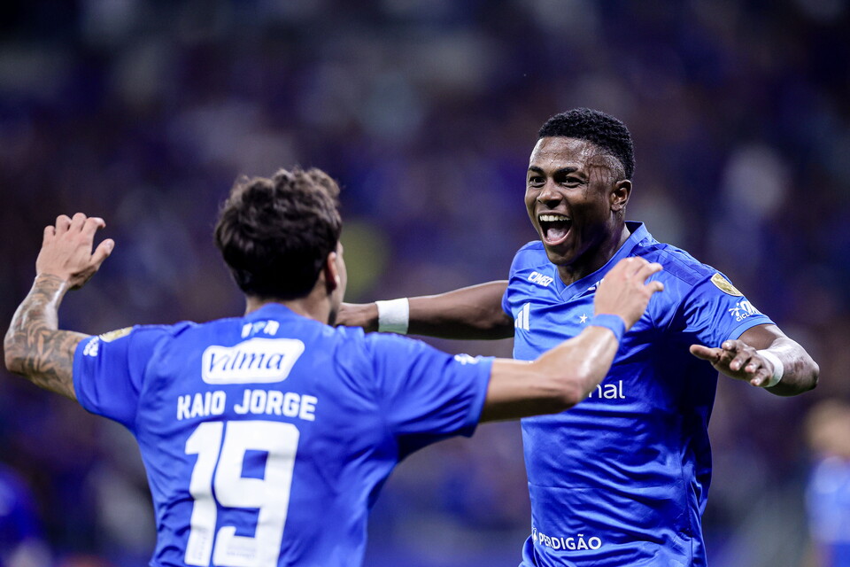 Cruzeiro celebró por intermedio de Néiser