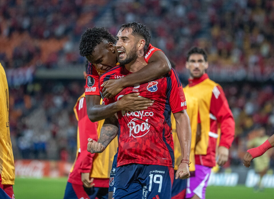 Independente Medellín celebra