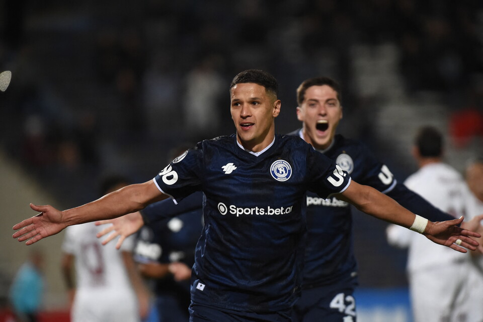 Independiente Rivadavia clasificó a Octavos de Final