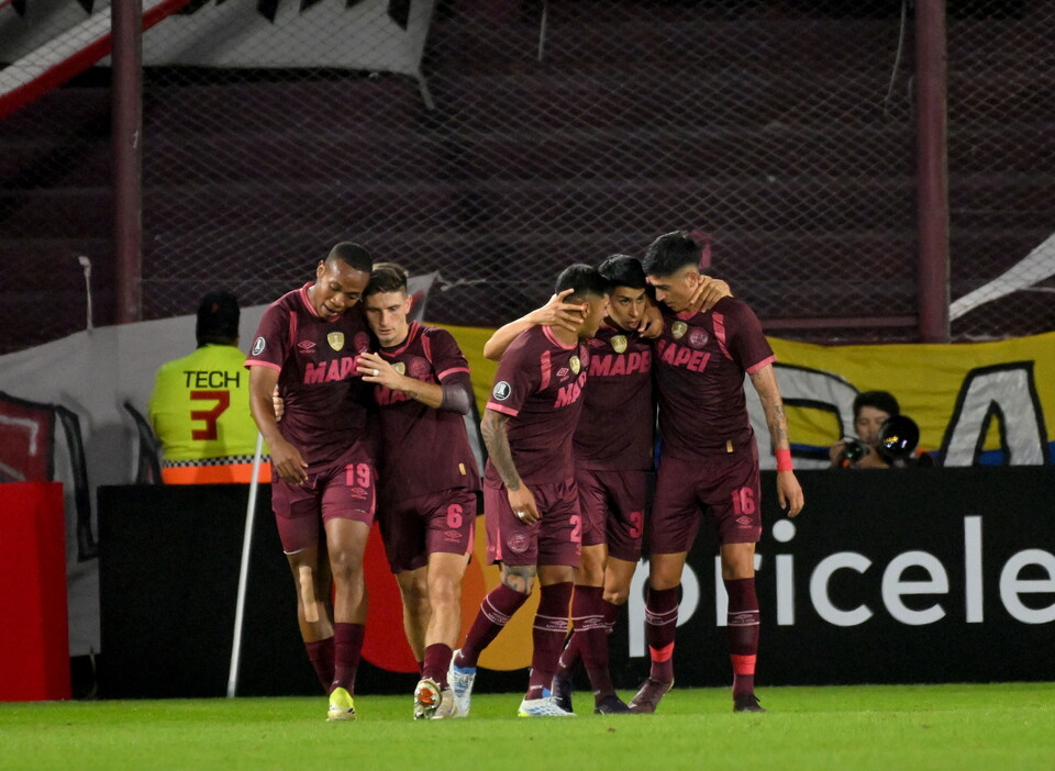 Lanús volvió a triunfar en casa