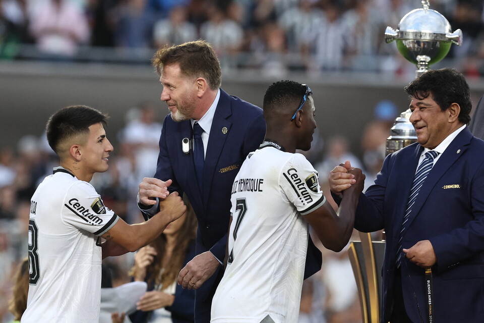 Thiago Almada, campeón en Botafogo