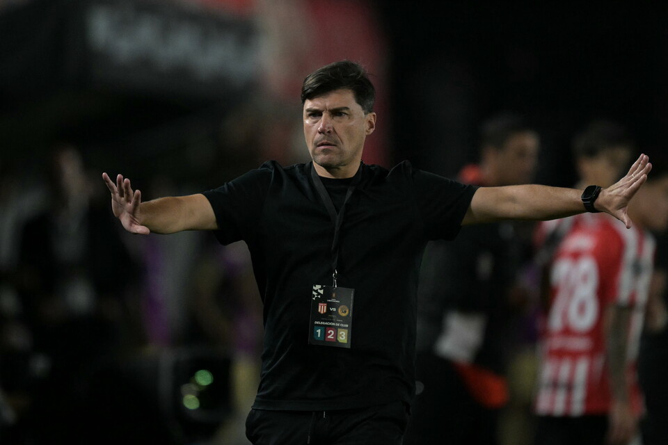 Alexander Medina entrenador de Estudiantes de La Plata