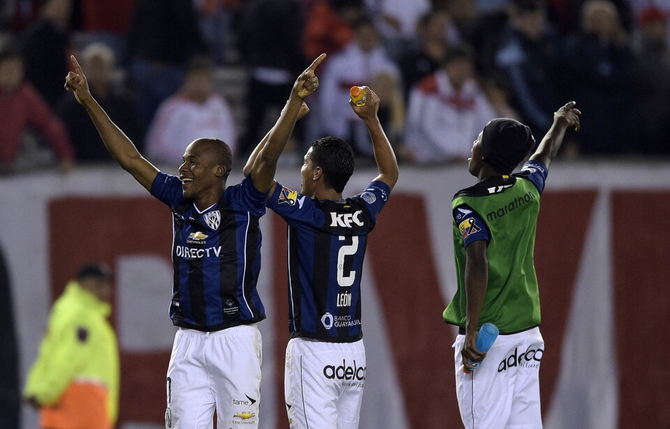 Independiente del Valle celebra su triunfo ante River en la Libertadores 2016