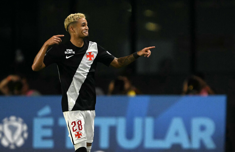 Adson, delantero de Vasco da Gama, celebra su gol ante Olimpia