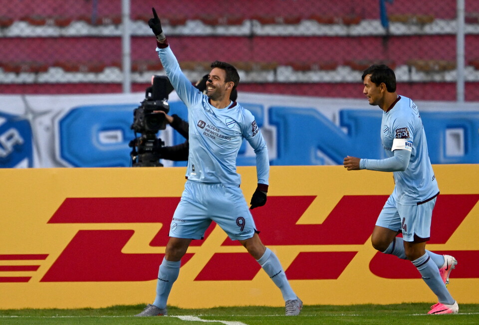 Martín Cauteruccio celebra su tanto para Bolívar ante Gremio