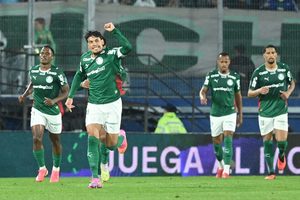 Gustavo Gómez celebra el gol de Palmeiras ante Cerro Porteño