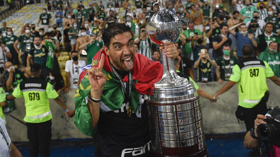 Abel Ferreira comemora o título da Libertadores do Palmeiras contra o Santos em 2020