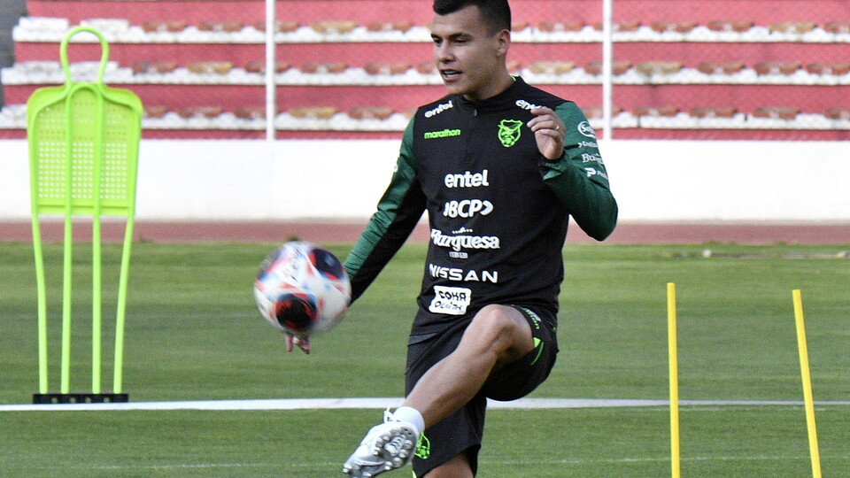 Moisés Villarroel, durante treino da seleção da Bolívia