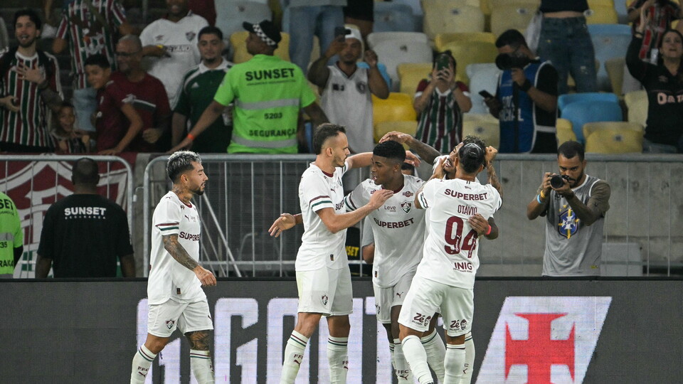 Jogadores do Fluminense comemoram gol marcado contra o Vasco