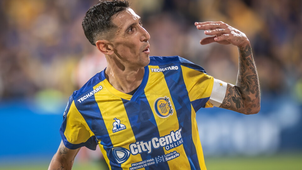 Angel Di María celebra un gol con Rosario Central