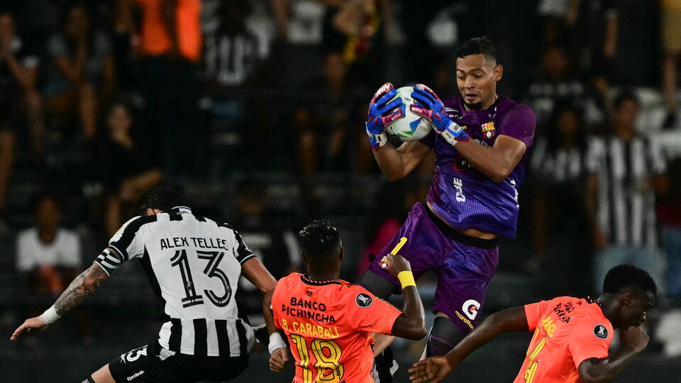 Contreras se luce ante Botafogo