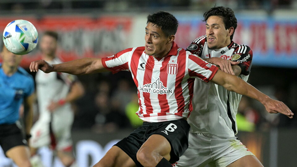 Estudiantes frente a Flamengo en la Libertadores 2025