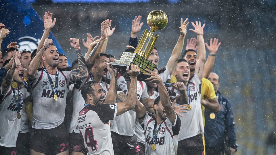 Lanús campeón de la CONMEBOL Recopa 