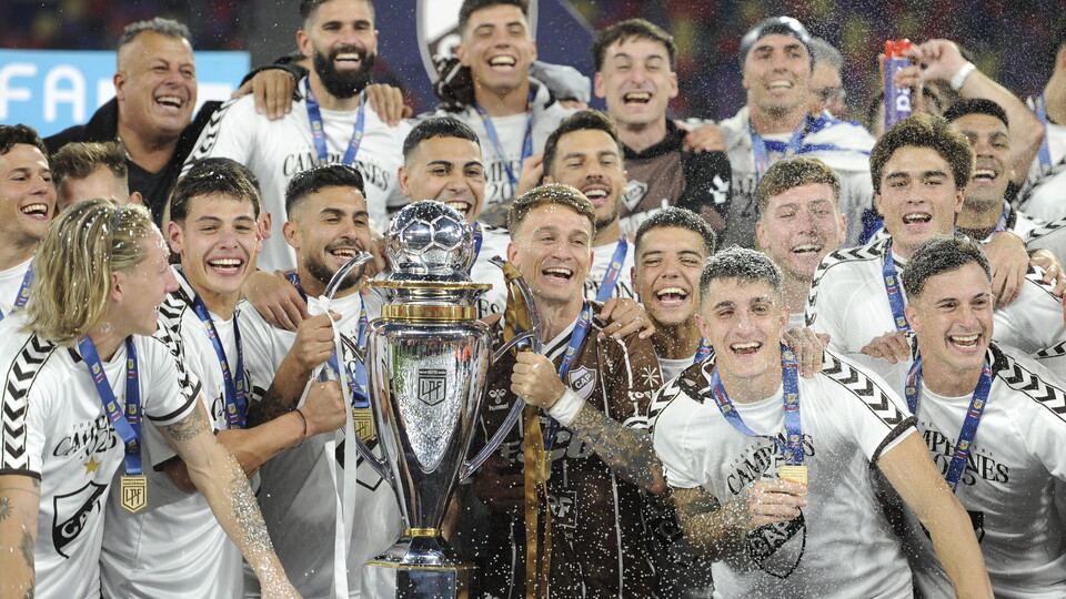 Platense hizo historia al ser campeón del fútbol argentino