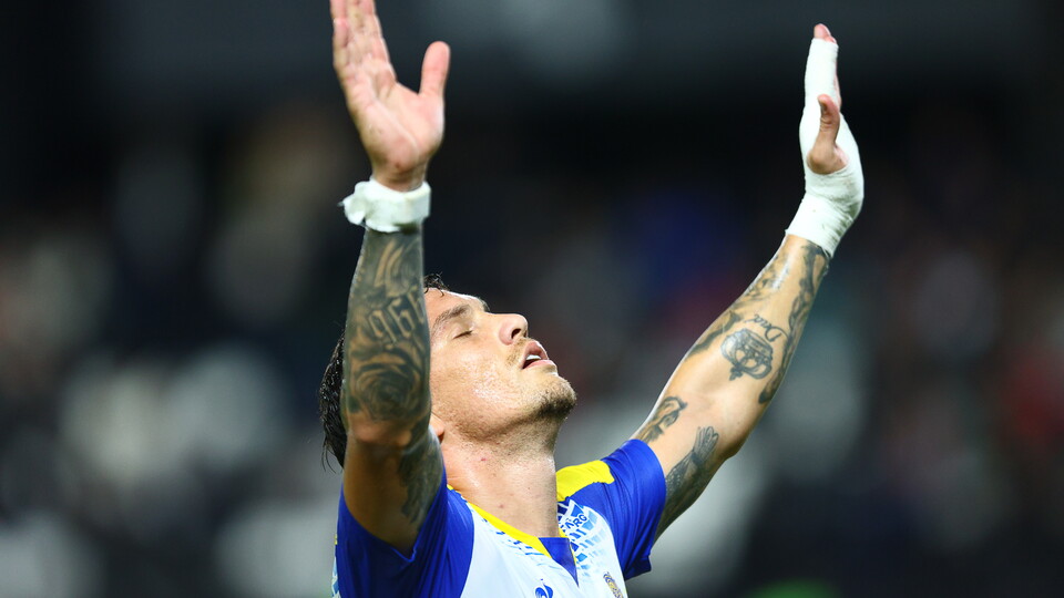 Enzo Copetti celebra el triunfo de Rosario Central 