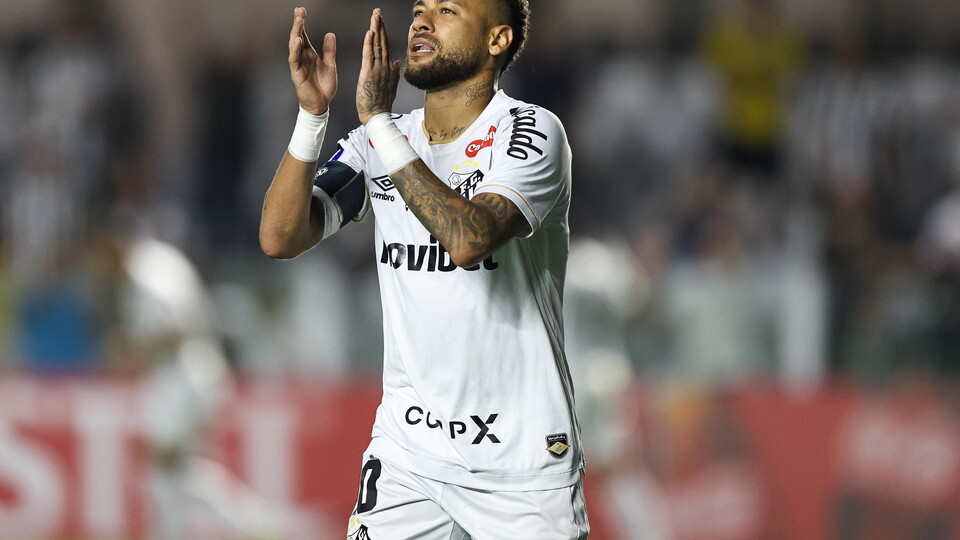 Neymar celebra en el Santos