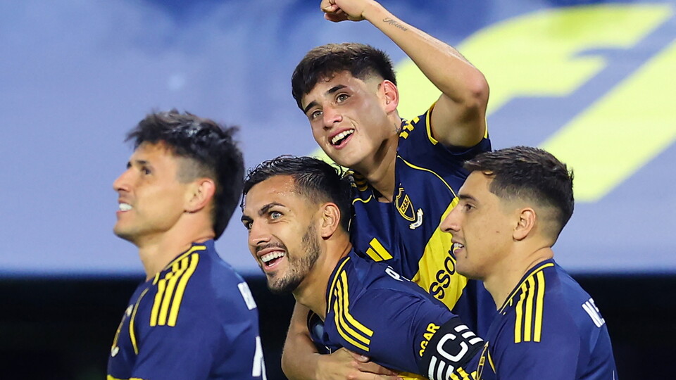 Tomás Aranda celebra su primer gol con Boca