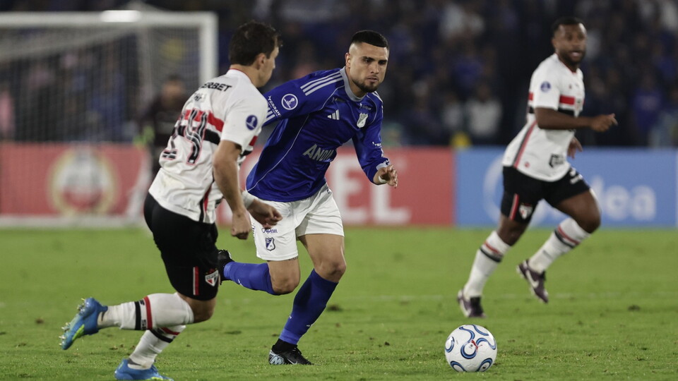 Jogadores de Millonarios e São Paulo