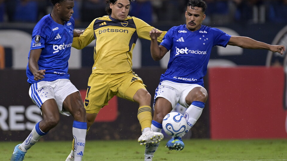 Jogadores de Cruzeiro e Boca Juniors. Foto: DOUGLAS MAGNO / AFP