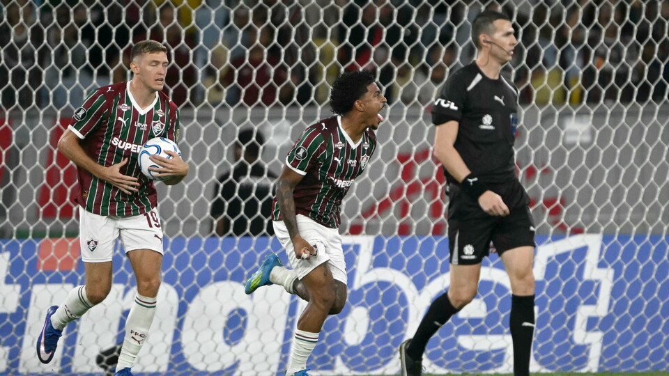 John Kennedy comemora o gol do Fluminense sobre o Bolívar. Foto: MAURO PIMENTEL / AFP