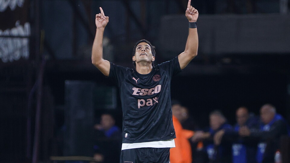 Tomás Nasif celebra con Platense