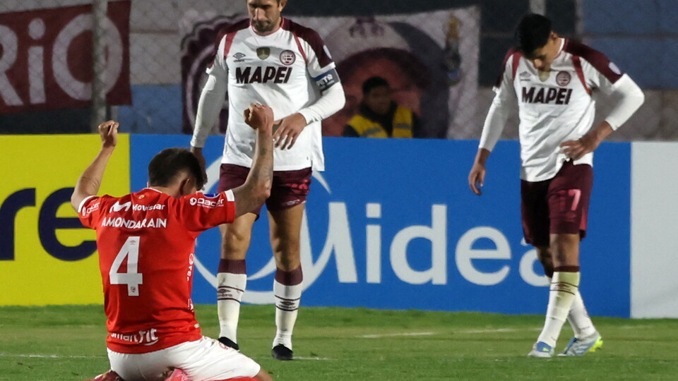 Cienciano dio vuelta la serie y eliminó al campeón vigente Lanús