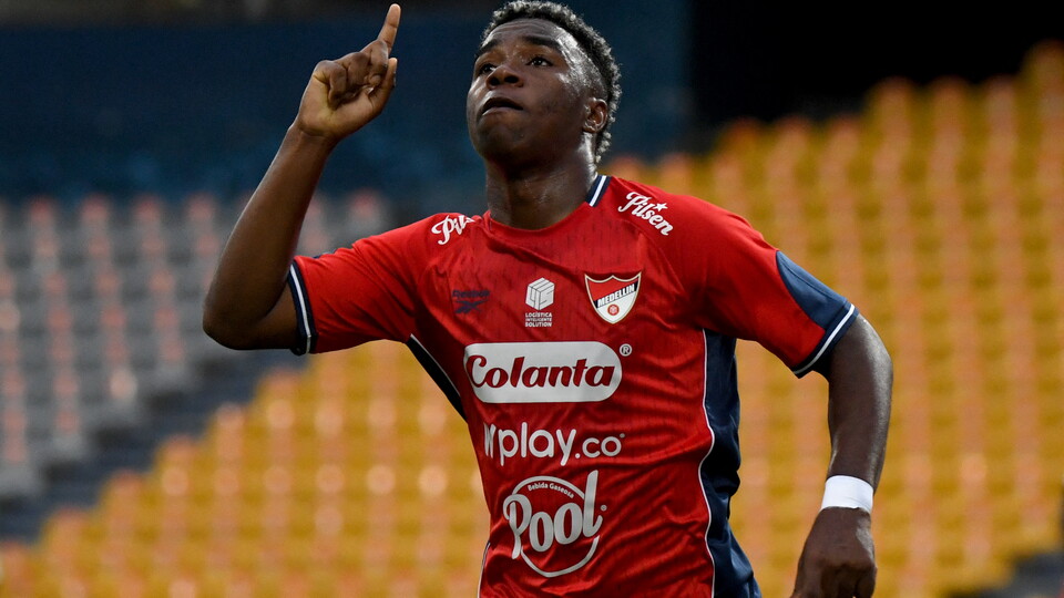 John Montaño celebra en la CONMEBOL Sudamericana