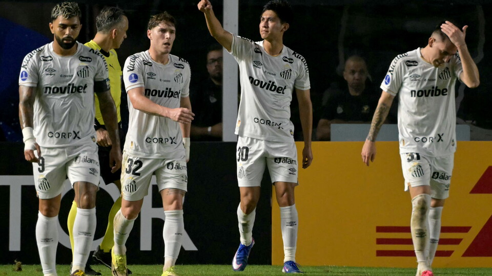 Santos celebra gol ante UCV en CONMEBOL Sudamericana 2026