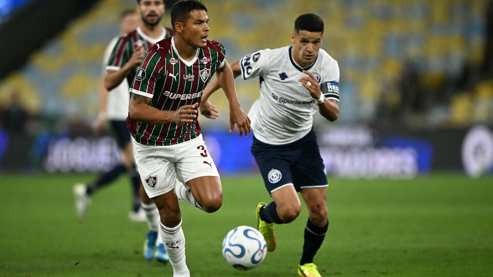 Thiago Silva y Álex Arce en el empate entre Fluminense e Independiente Rivadavia ida de octavos de final