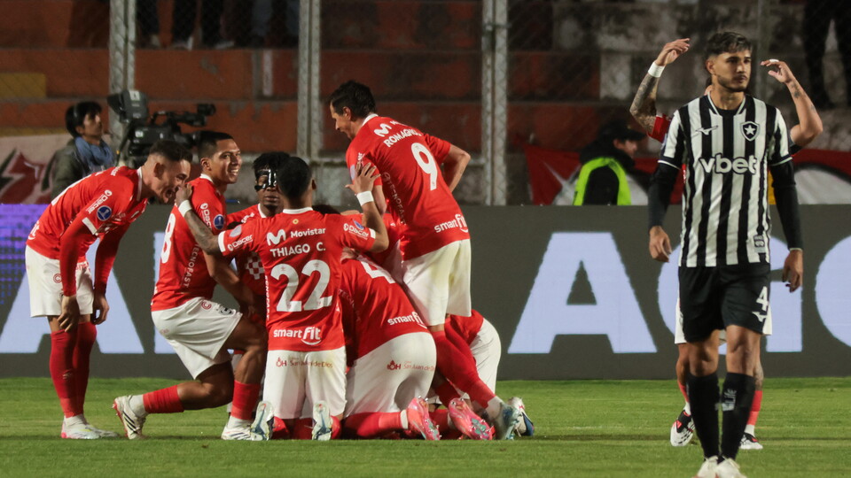 Cienciano celebra su gol ante Botafogo
